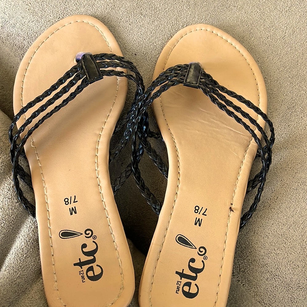 Rue 21 ETC Sandles 7/8 like new